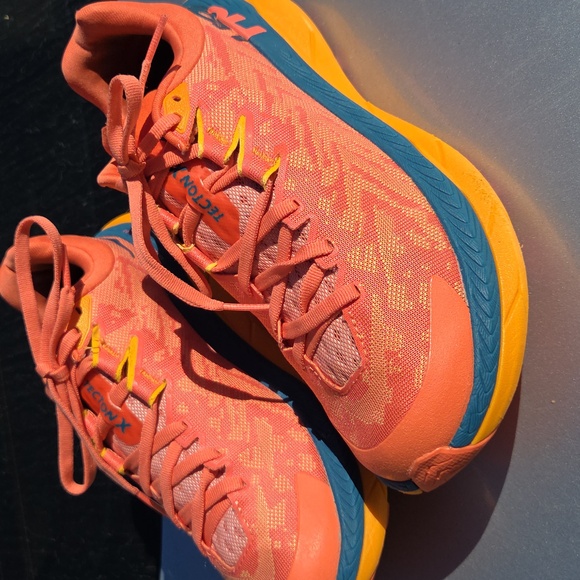 Hoka Women's Coral and Teal Athletic Shoes - Picture 4 of 8